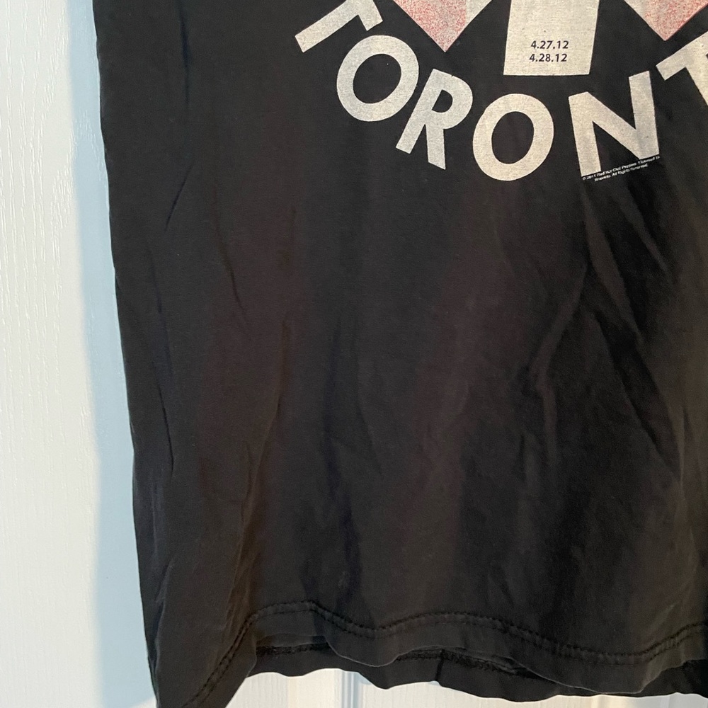 Red Hot Chili Peppers 2012 I’m With You Toronto Tour T-shirt - Picture 4 of 6